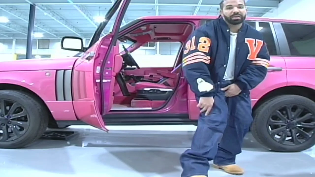 Drake dans un photogramme officiel du clip « Quebec »